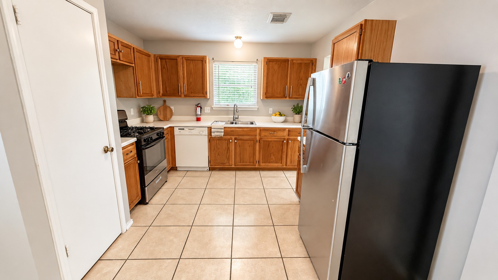 503 Willow West Drive Property Photo 6