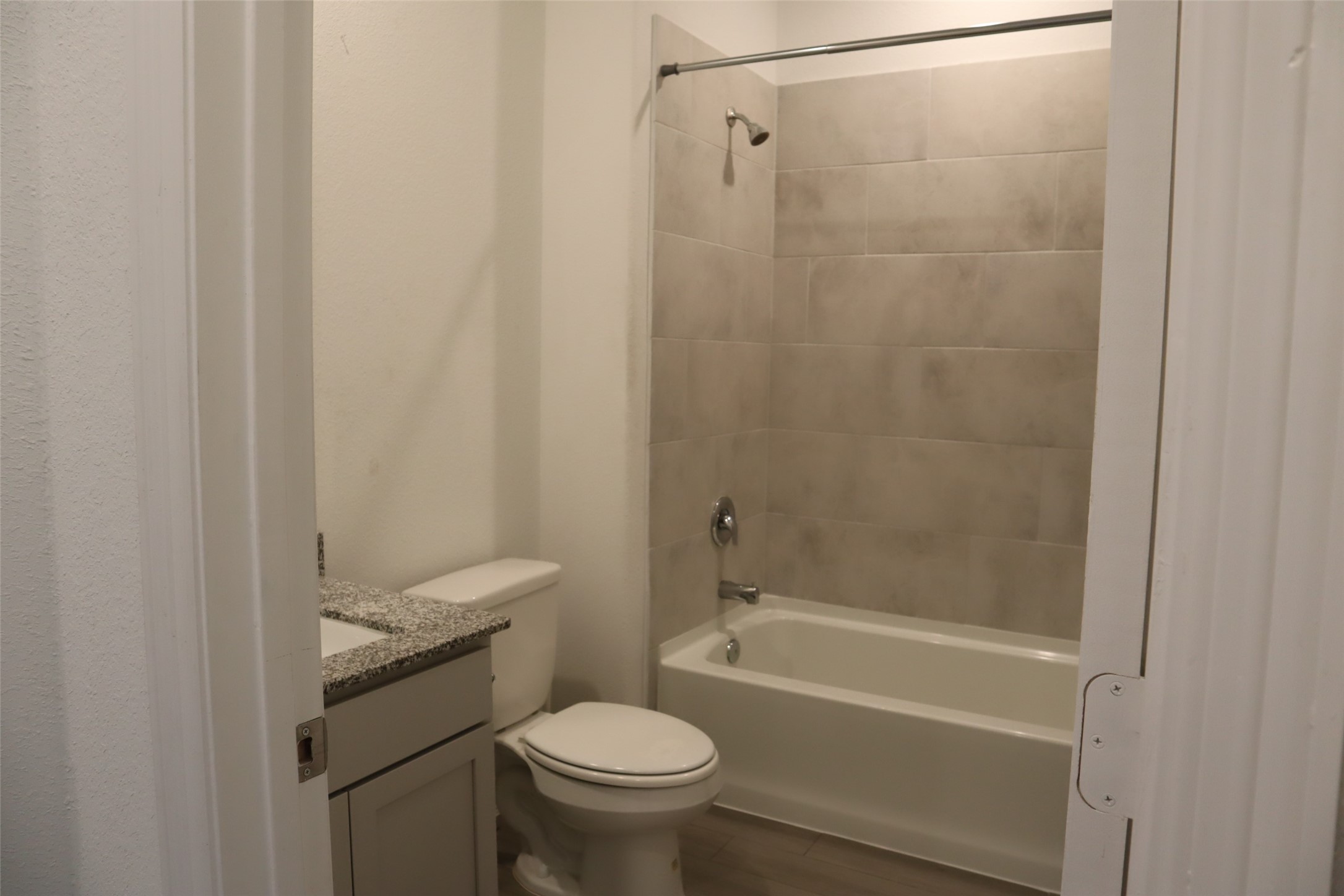 5806 Aurora Greens Lane Property Photo 4