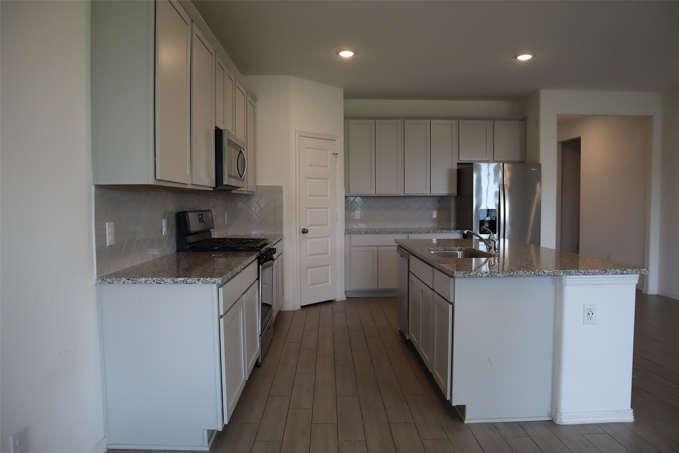 5806 Aurora Greens Lane Property Photo 7