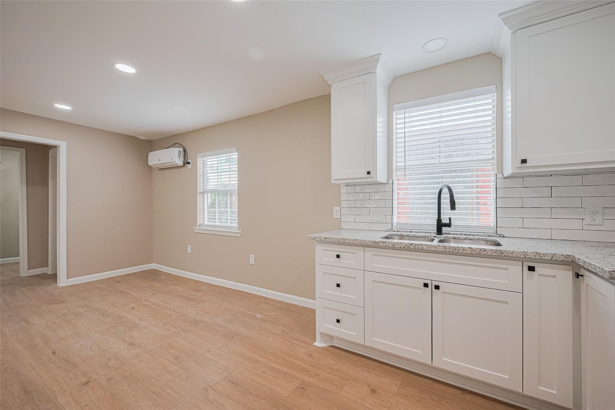 2516 Craigmont Street Property Photo 6