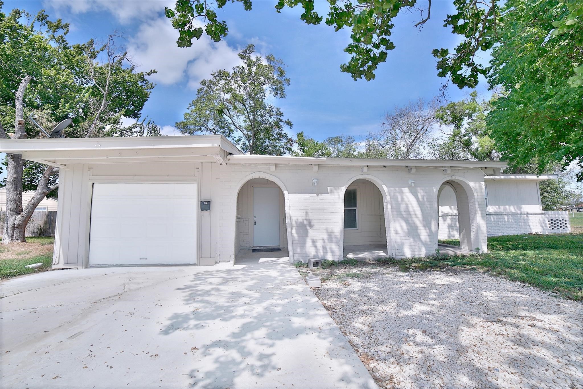 575 Pecan Drive Property Photo 2