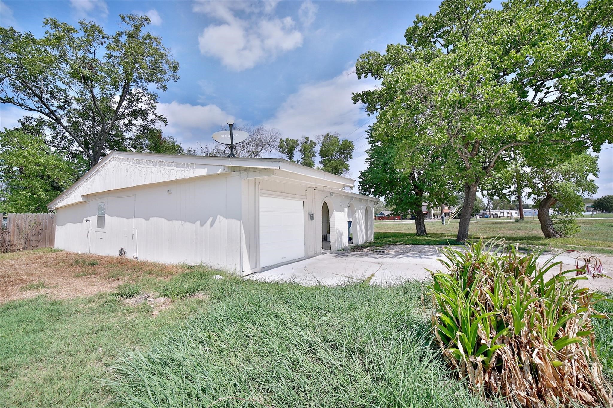 575 Pecan Drive Property Photo 3