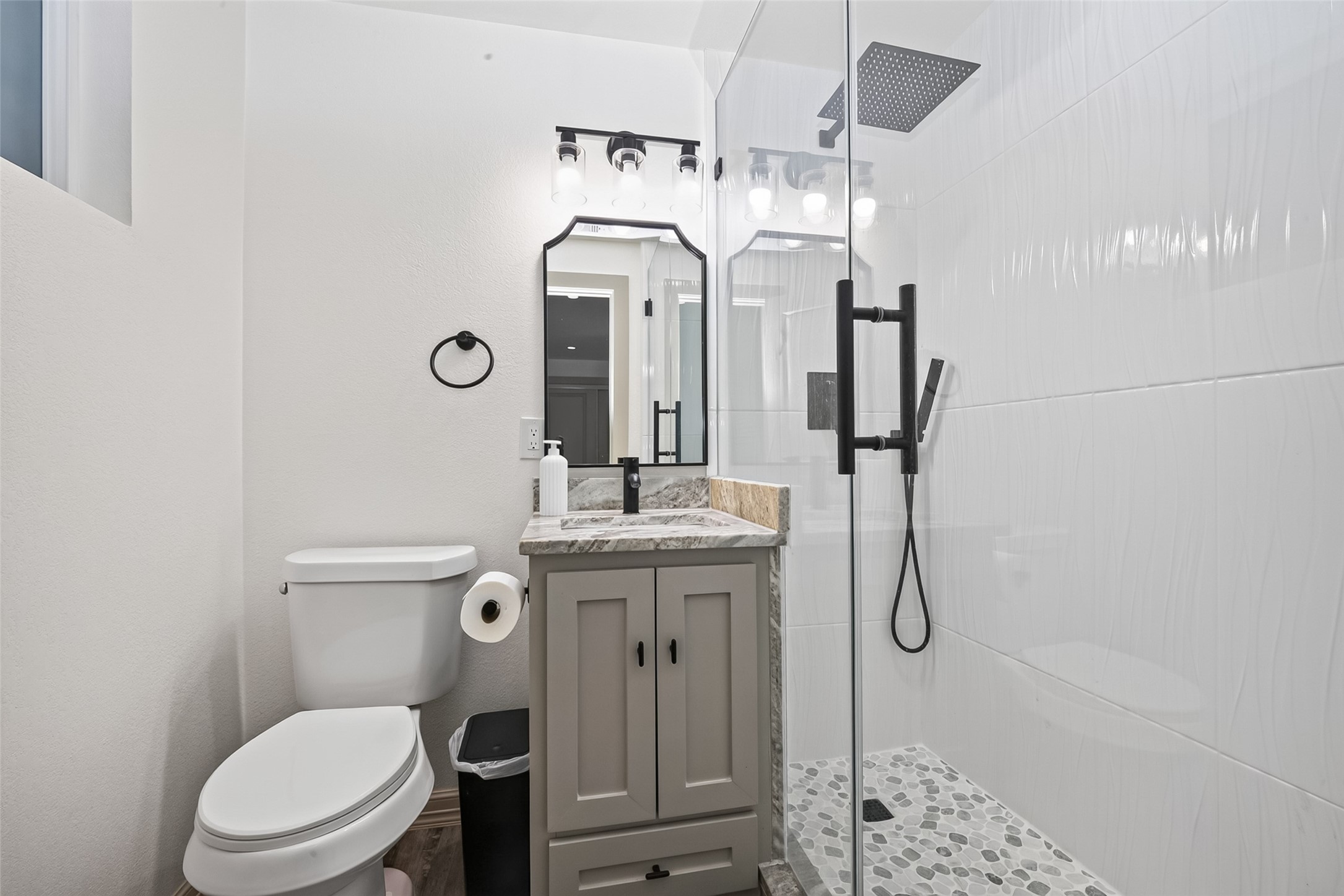 5803 Greencraig Drive Property Photo 15