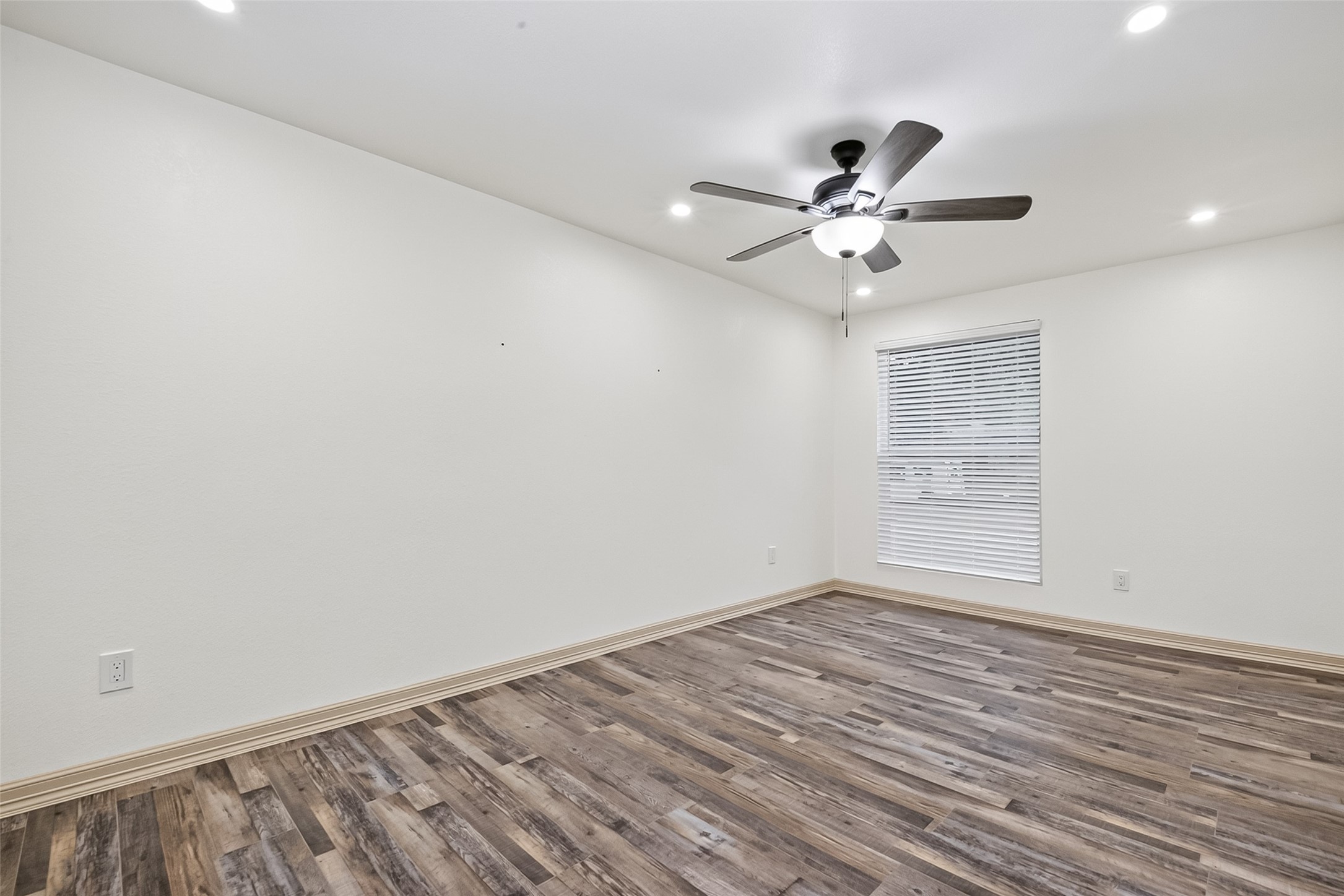 5803 Greencraig Drive Property Photo 21