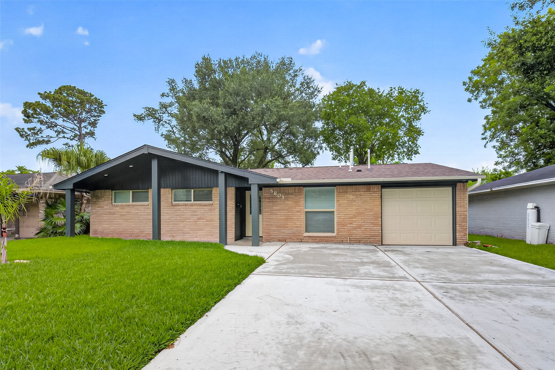 5803 Greencraig Drive Property Photo 31