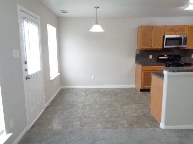 9503 Wyatt Oak Ln Property Photo 6