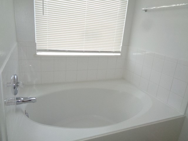 9503 Wyatt Oak Ln Property Photo 28
