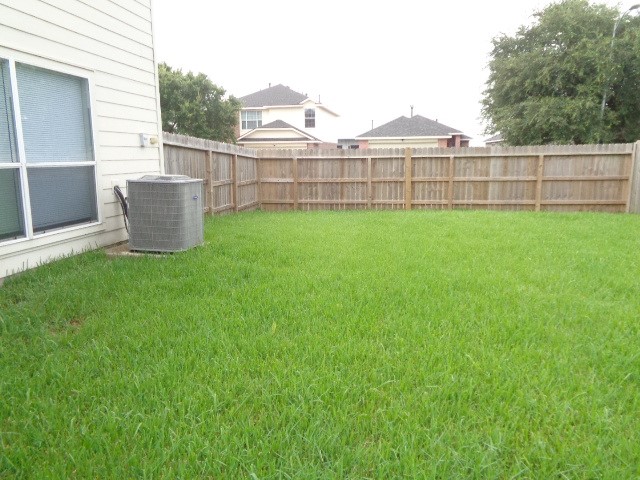 9503 Wyatt Oak Ln Property Photo 31