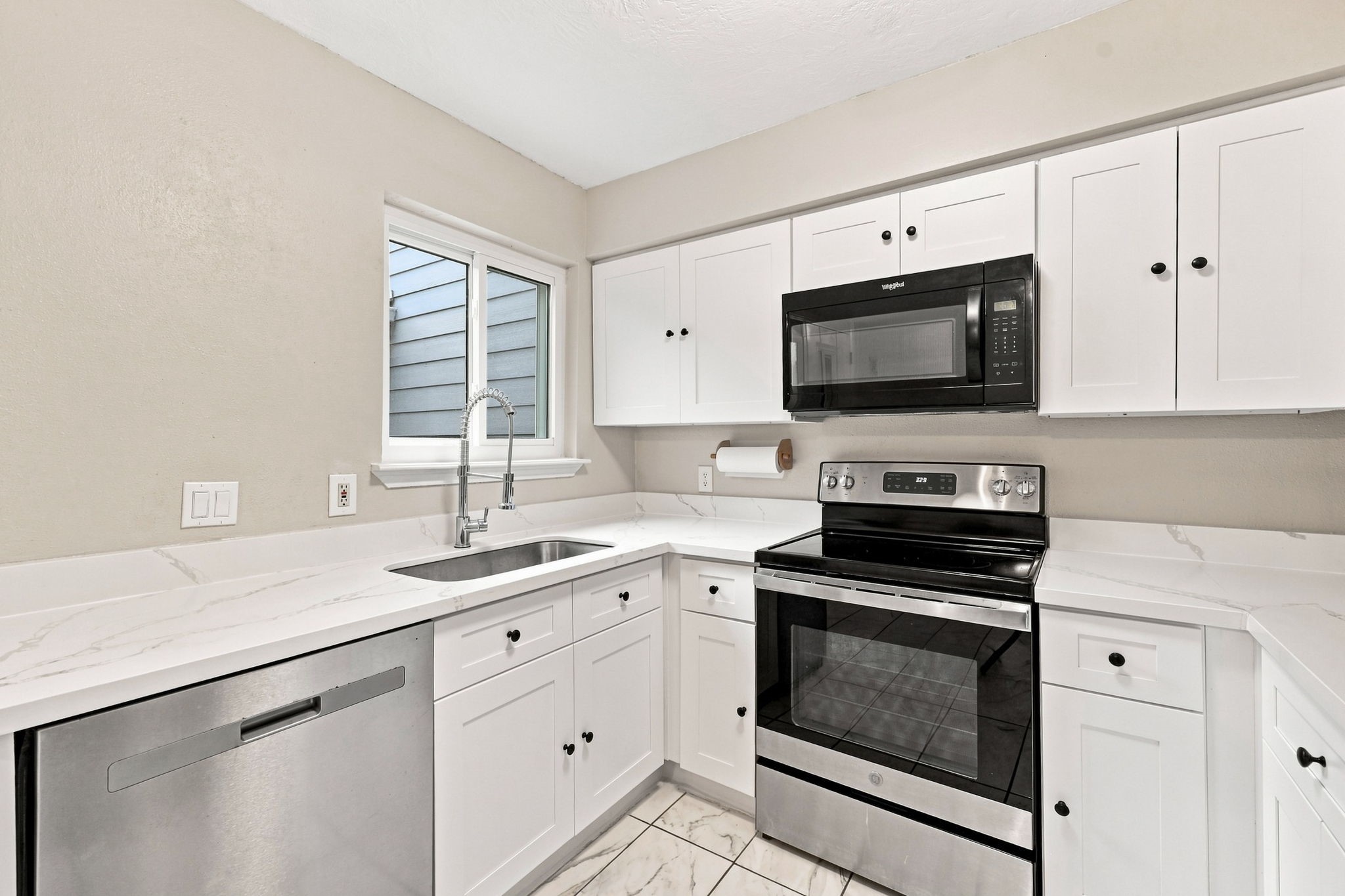 1714 Good Day Drive Property Photo 7