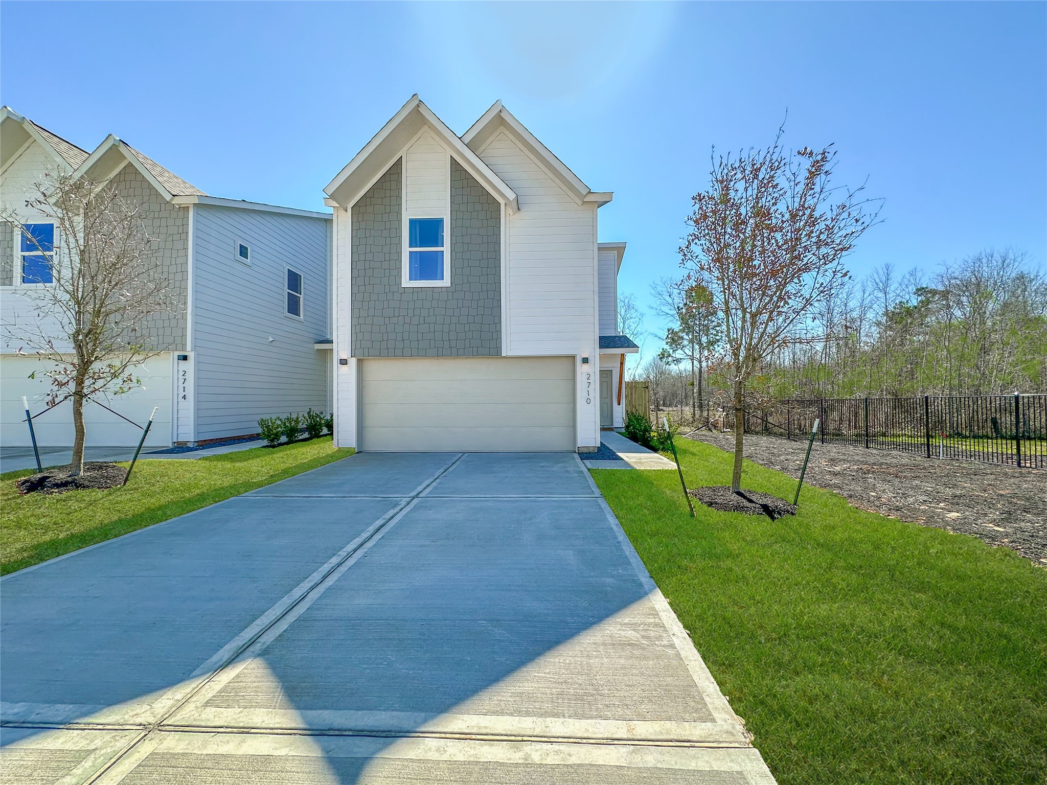 2710 Discovery Trails Court Property Photo 3