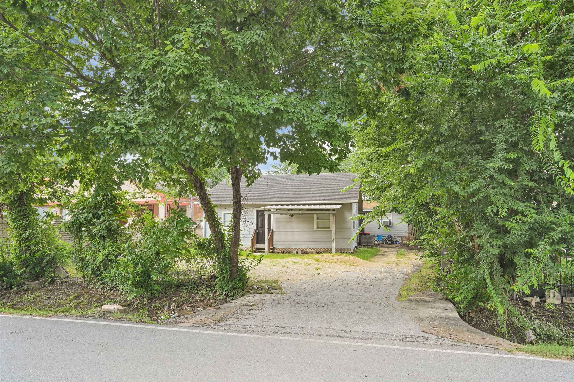 14336 Victoria Street Property Photo 2