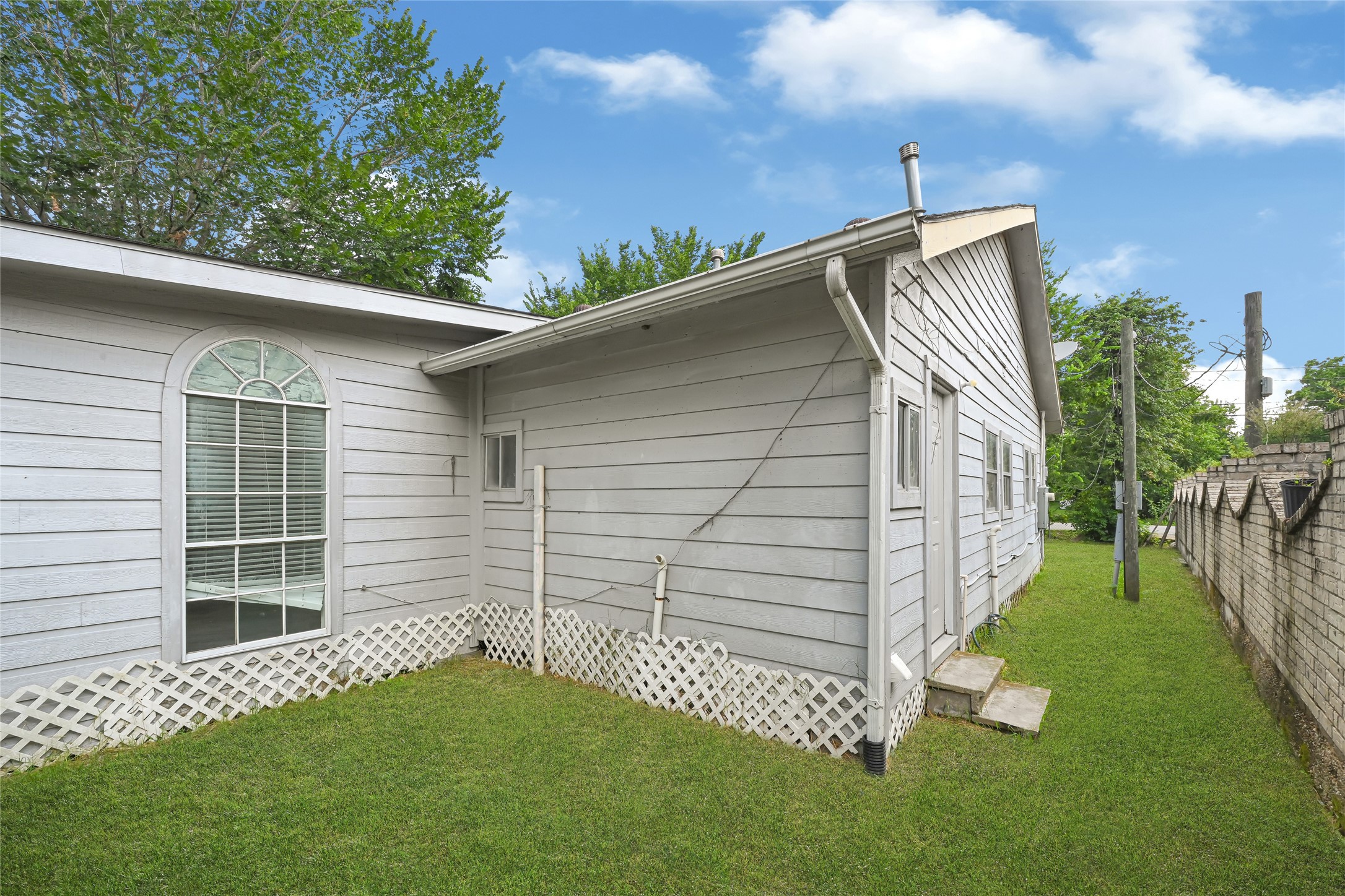 14336 Victoria Street Property Photo 7