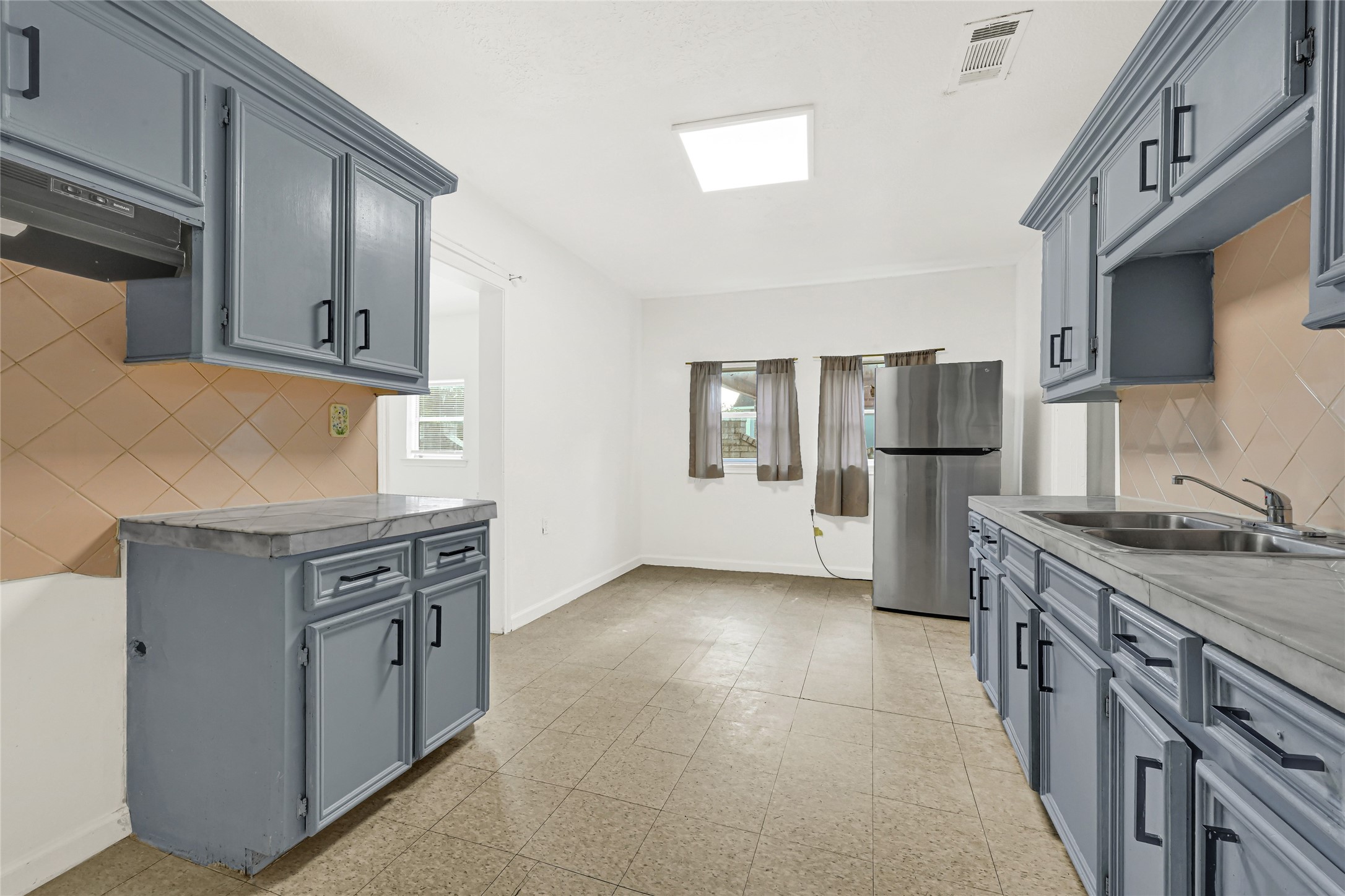 14336 Victoria Street Property Photo 12