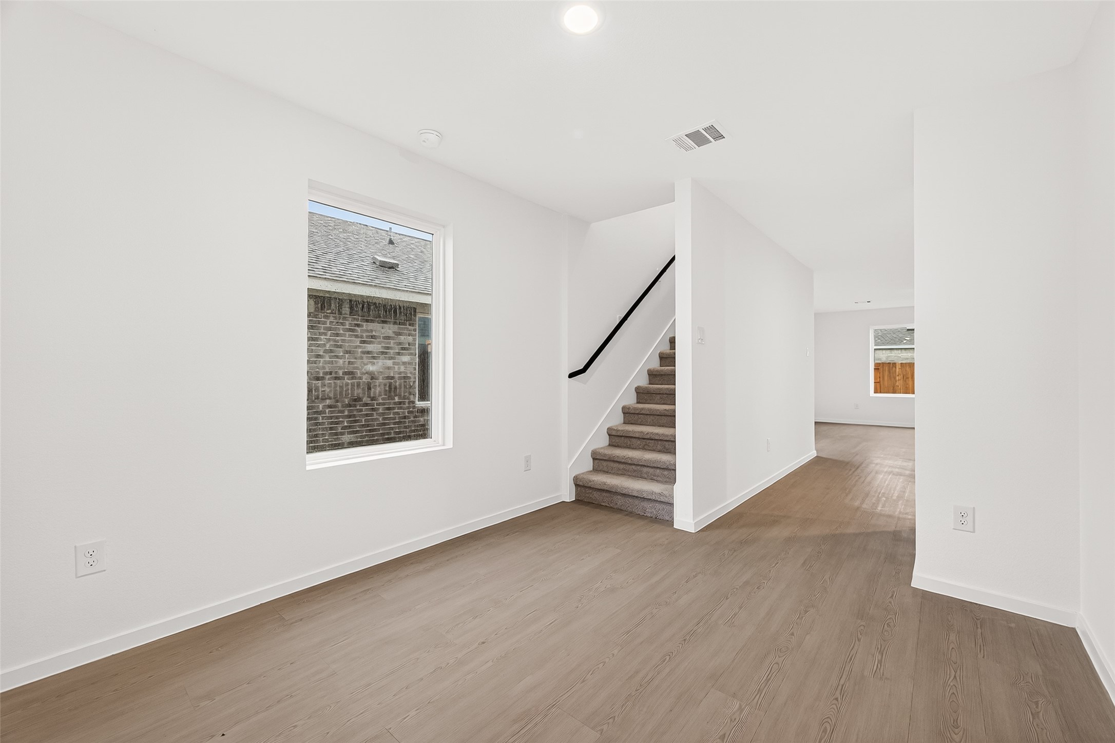 10406 Rocky Trail Property Photo 4