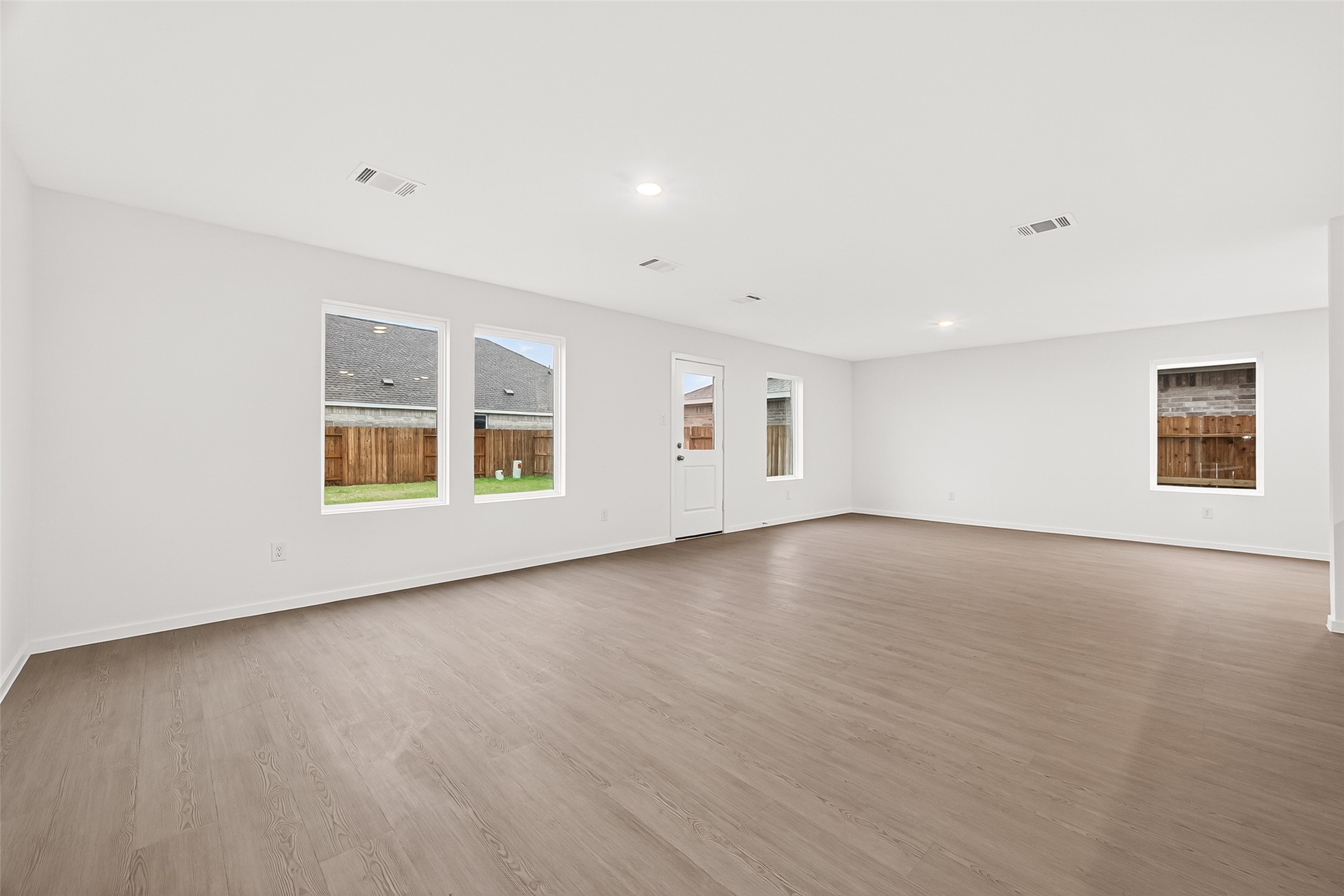 10406 Rocky Trail Property Photo 7