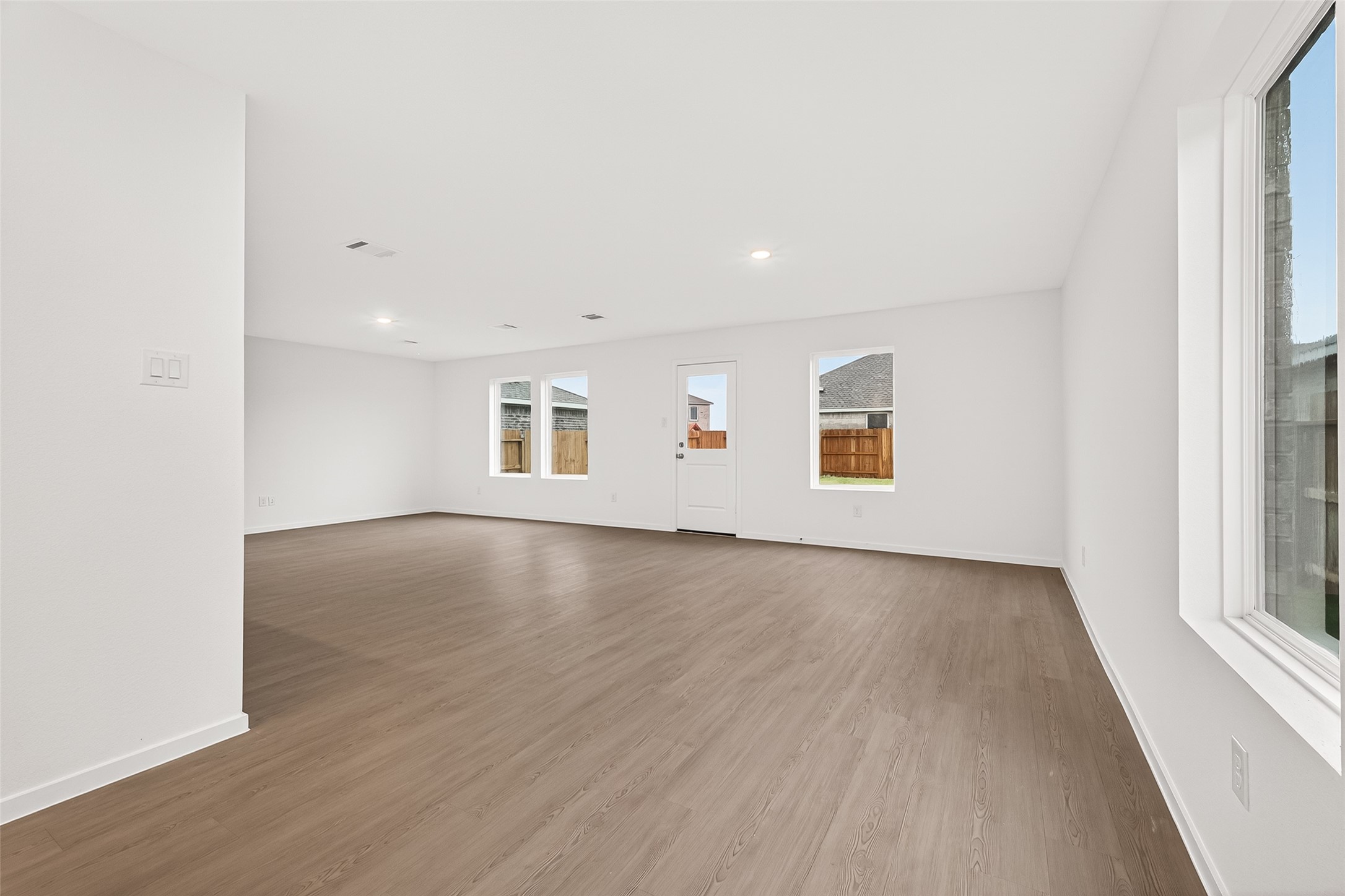 10406 Rocky Trail Property Photo 8