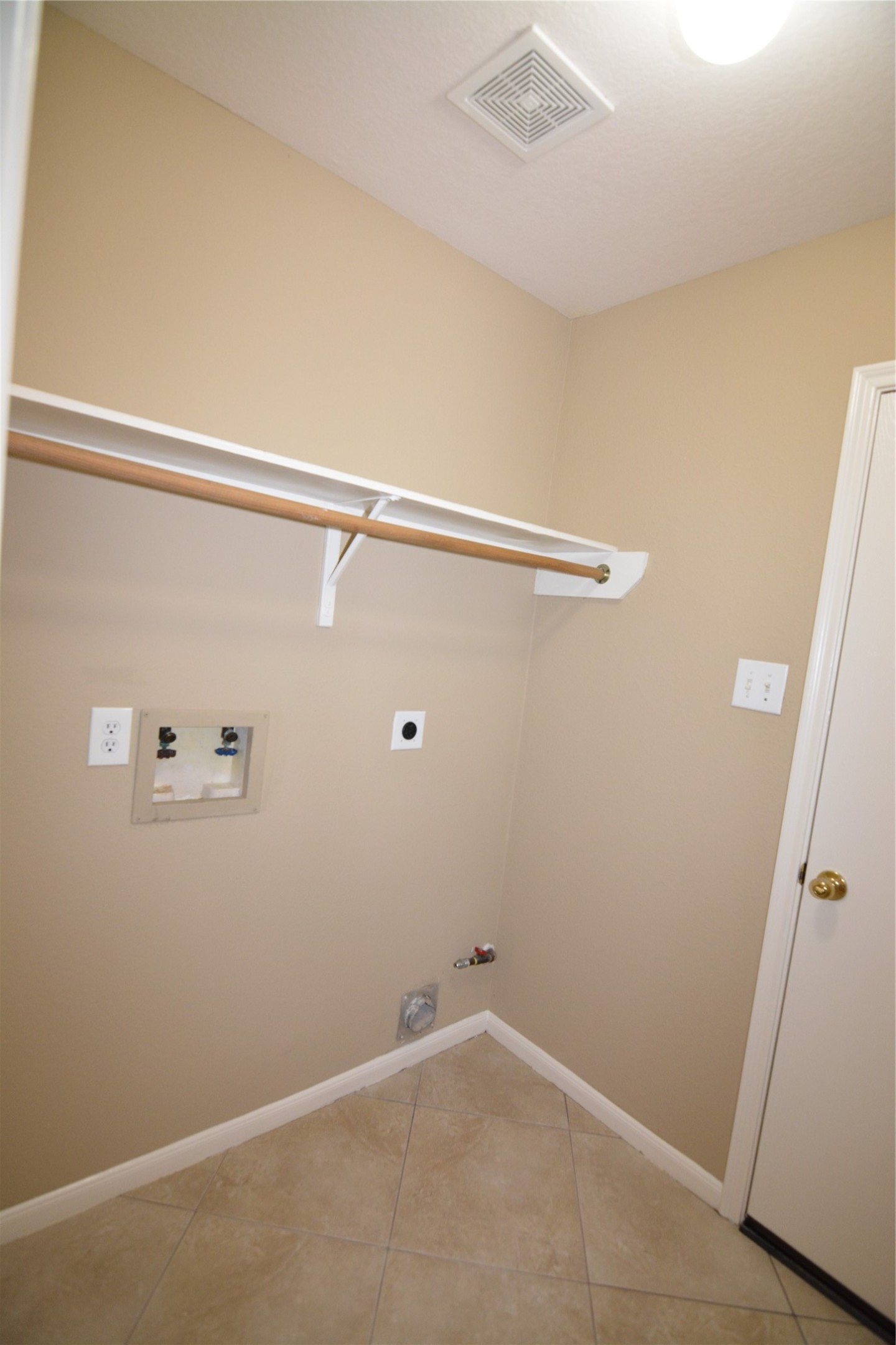 3903 Brighton Springs Lane Property Photo 17