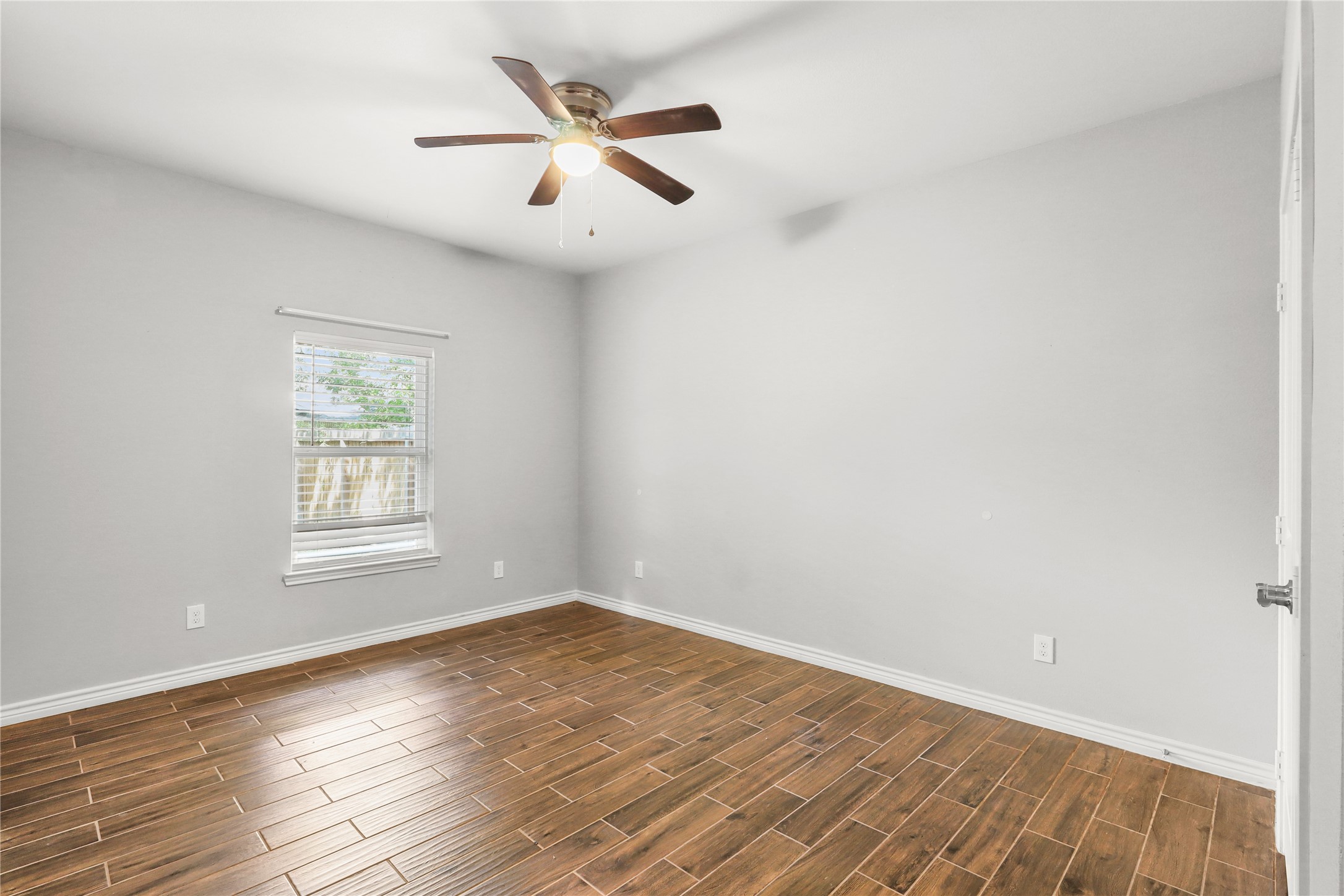 507 E Foley Street Property Photo 23