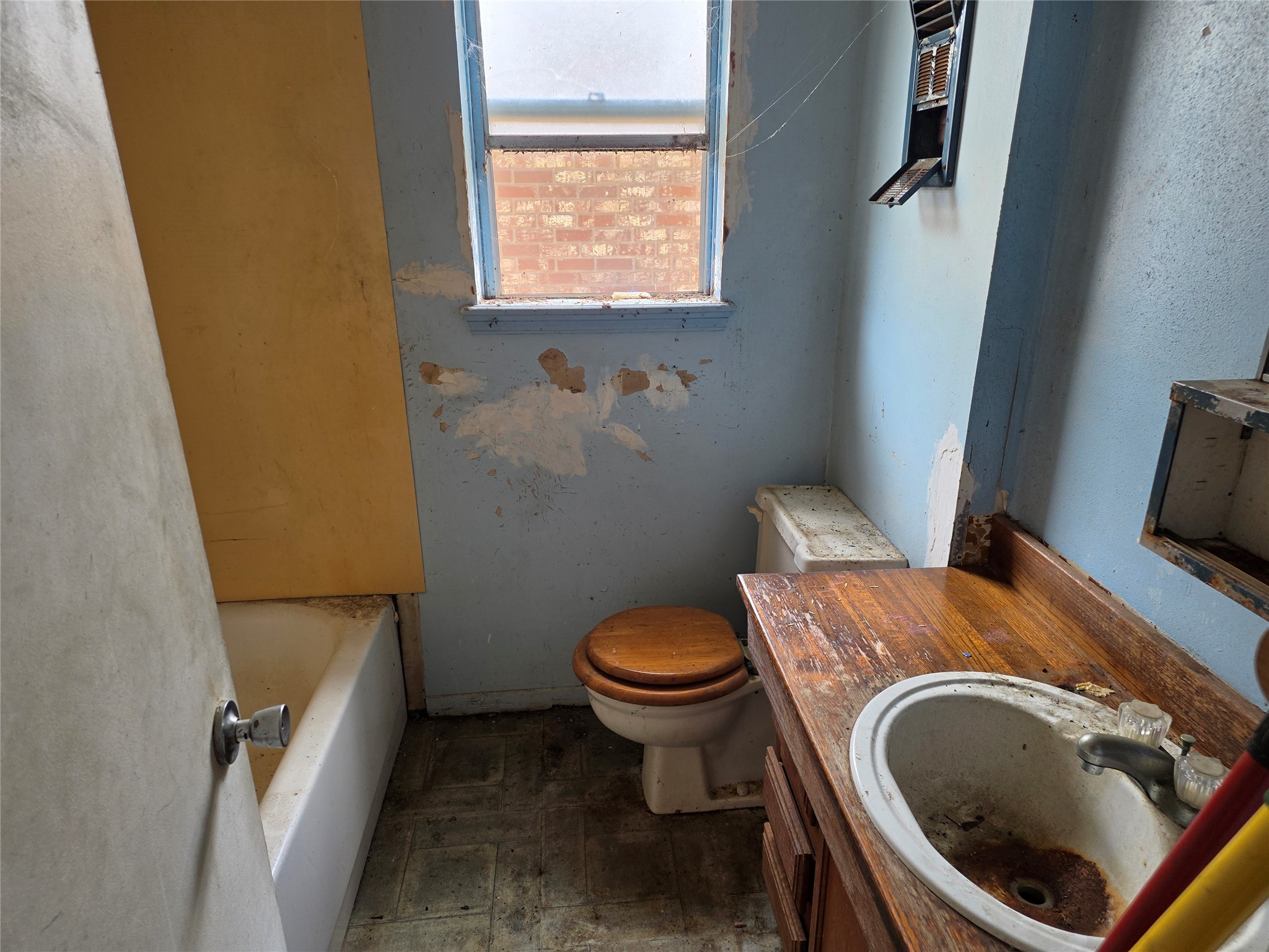 907 Avenue M Property Photo 12