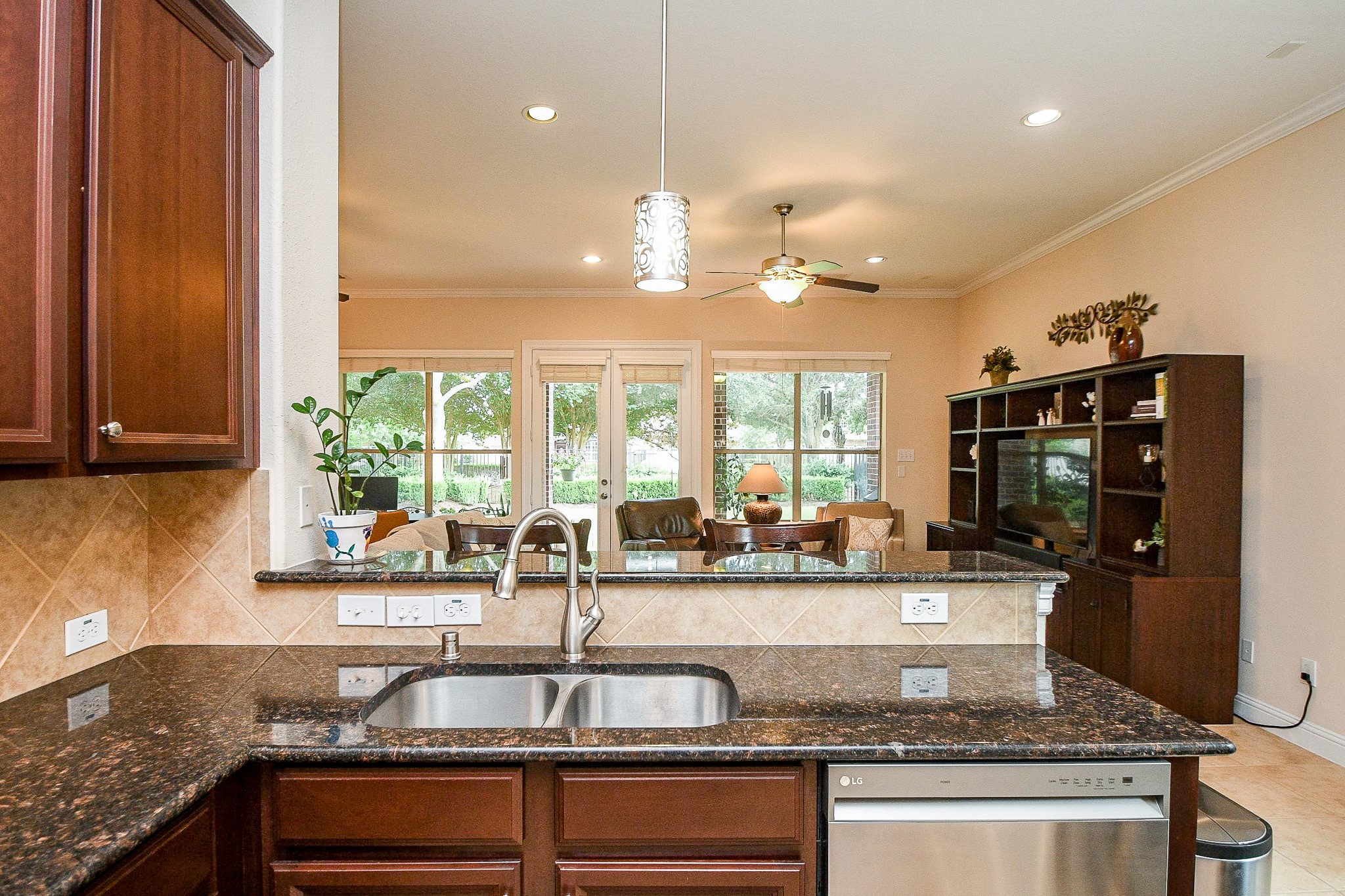 6518 Monrovia Lane Property Photo 8