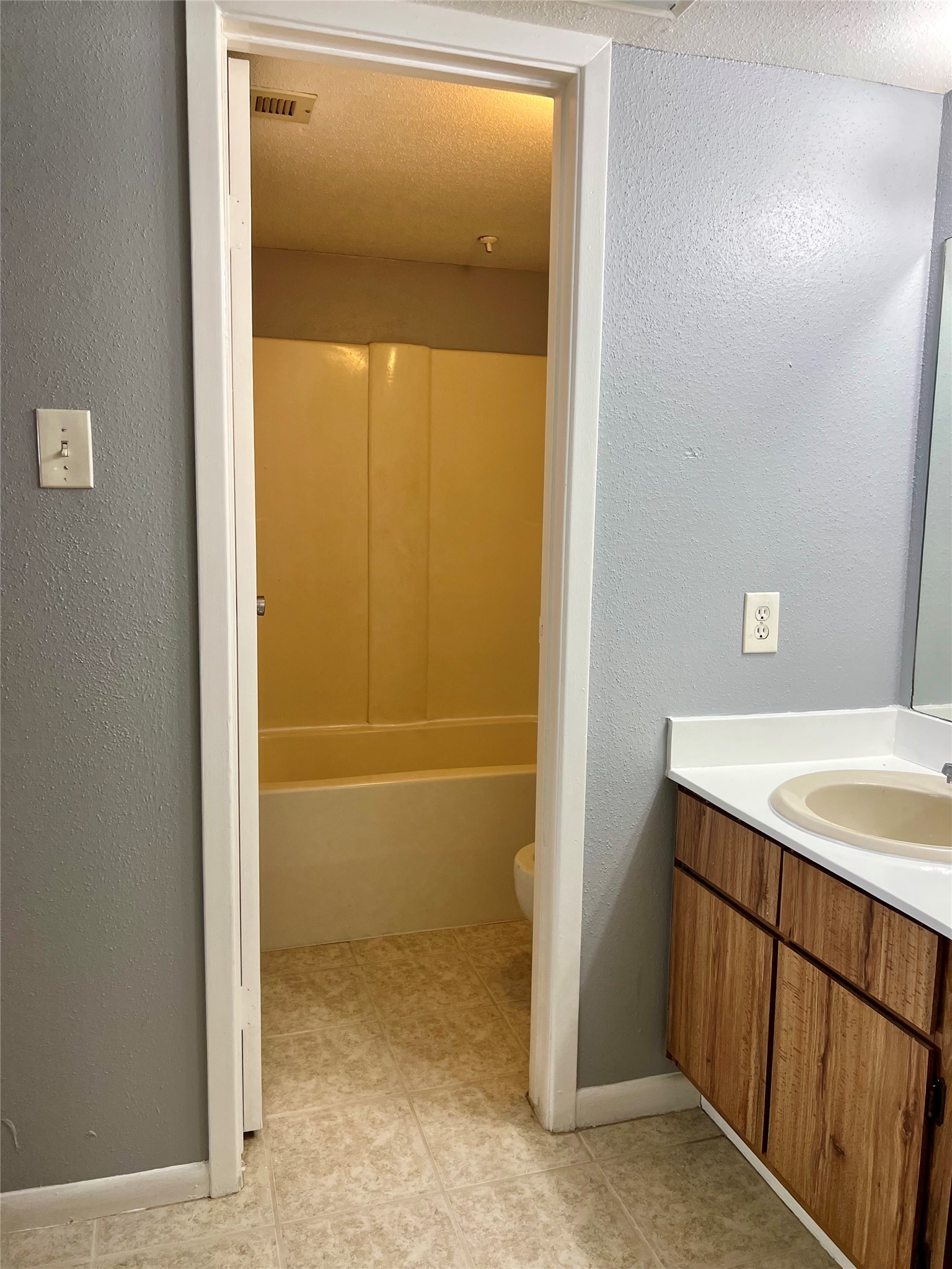 10203 Forum Park Drive 218 Property Photo 5