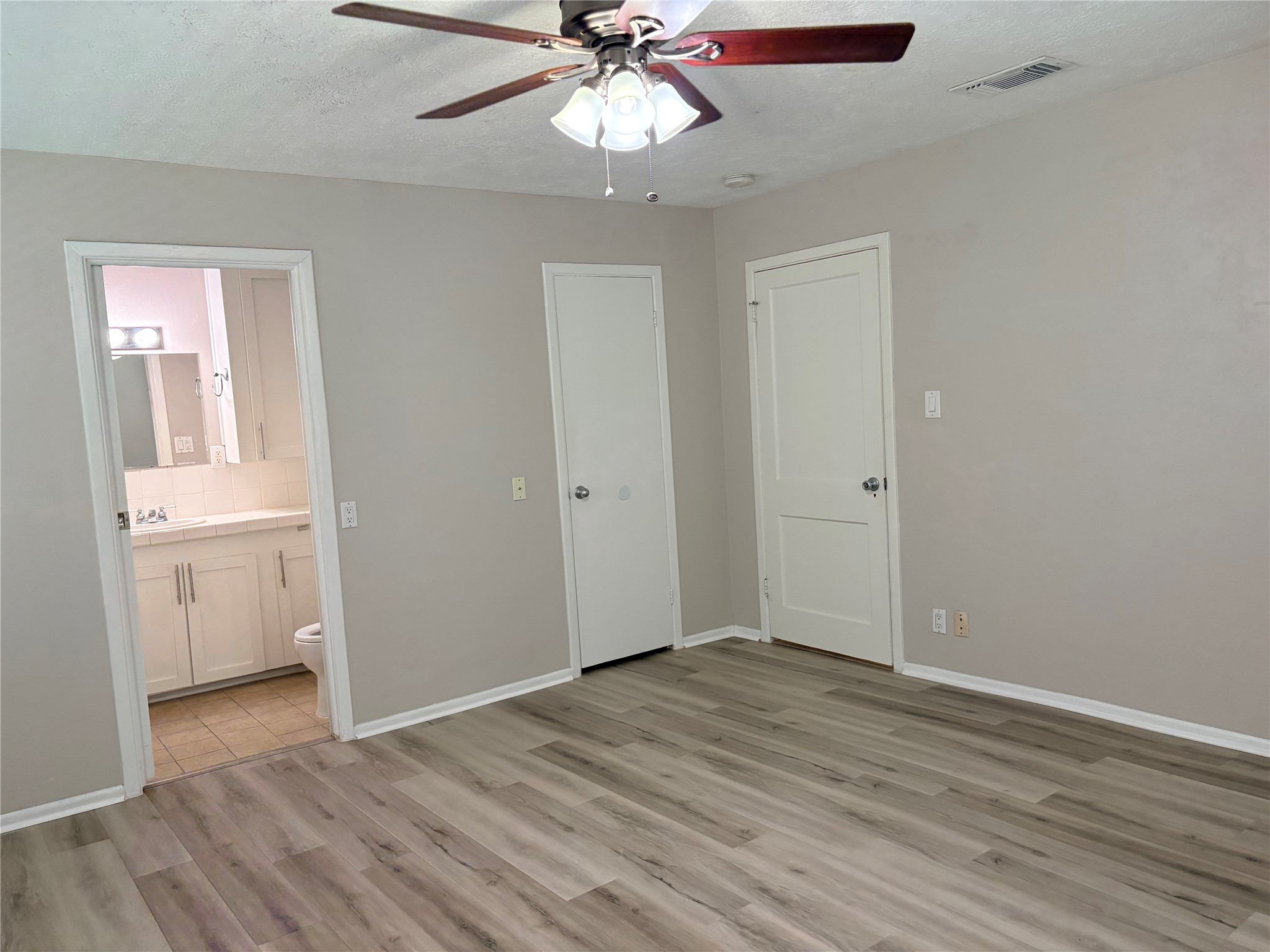 2630 Arlington Street Property Photo 7