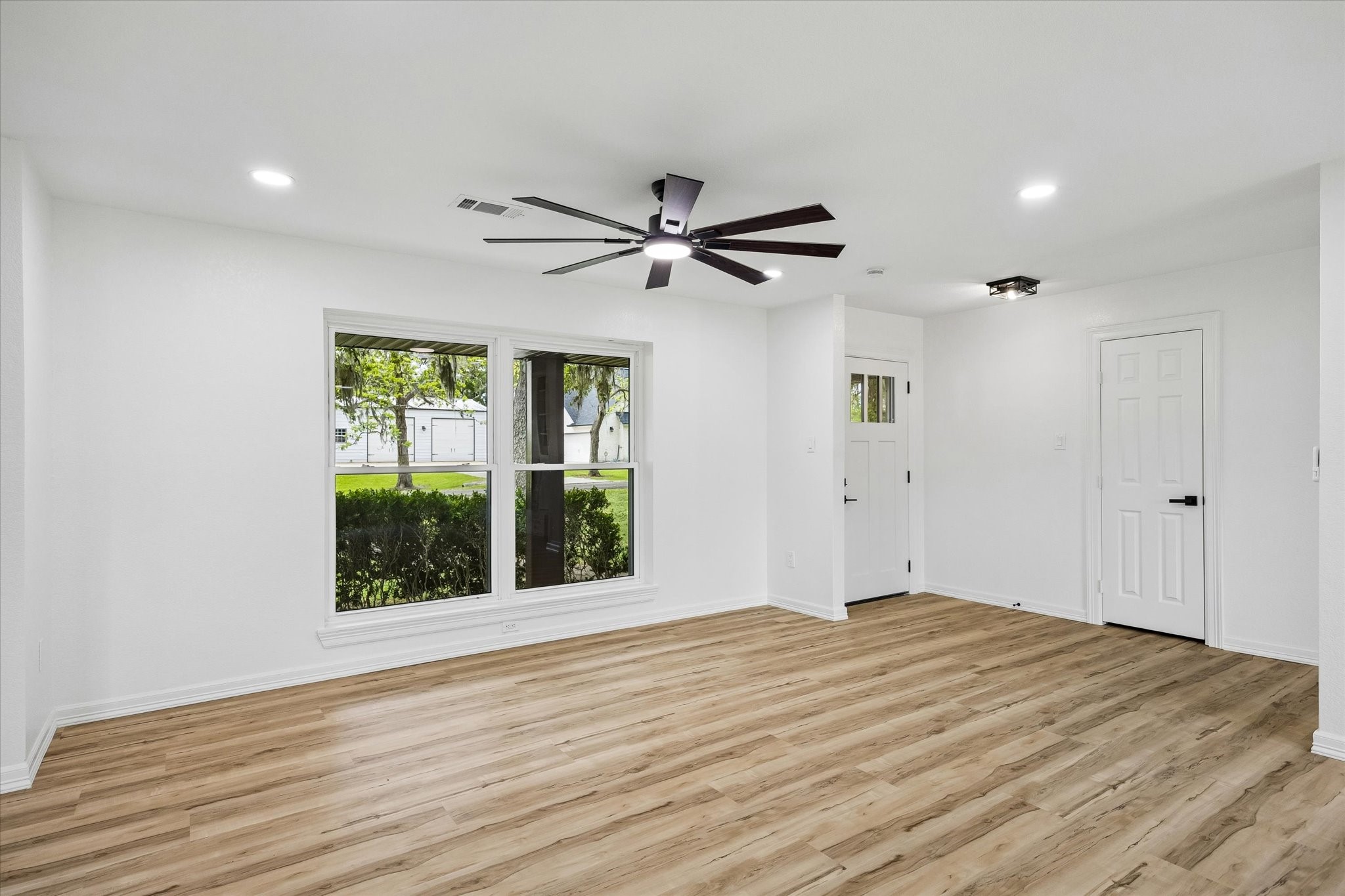 1107 Hallie Street Property Photo 8