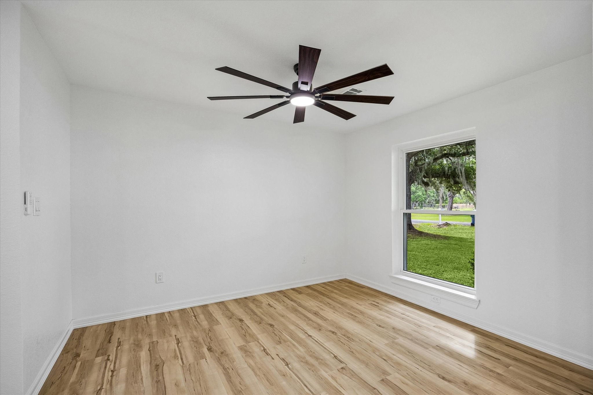 1107 Hallie Street Property Photo 10