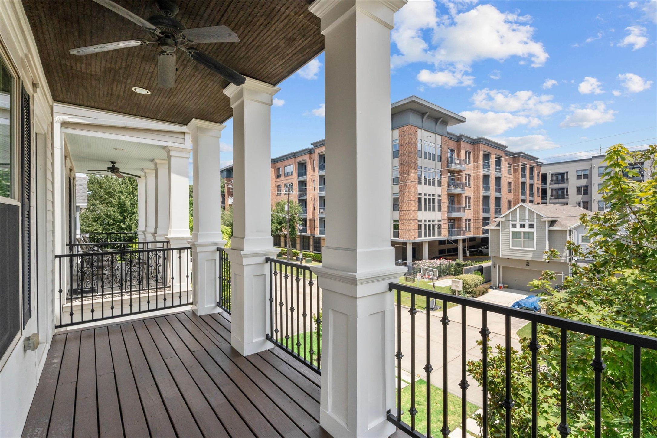 609 Allston Street Property Photo 16