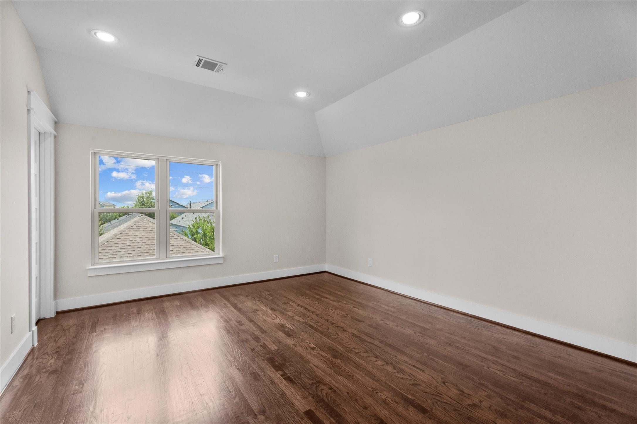 609 Allston Street Property Photo 27