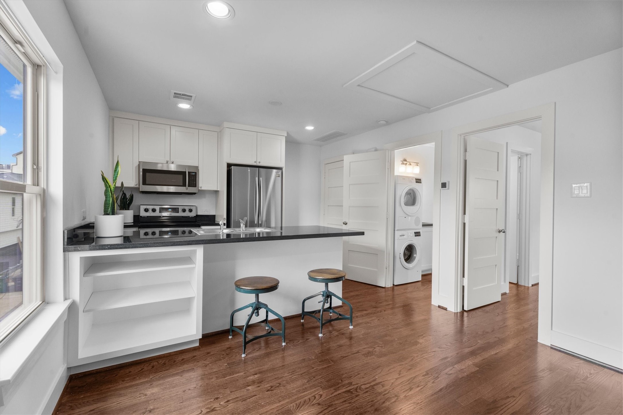 609 Allston Street Property Photo 32