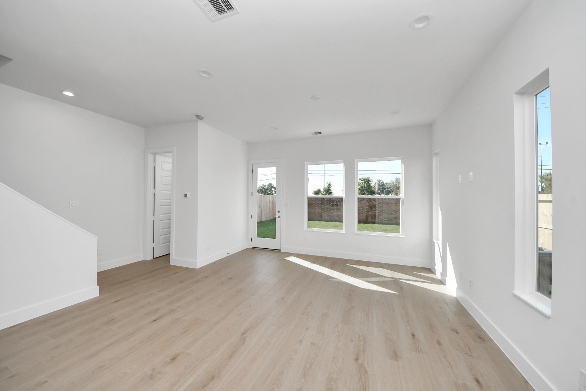 2222 Via Isa Lane Property Photo 8