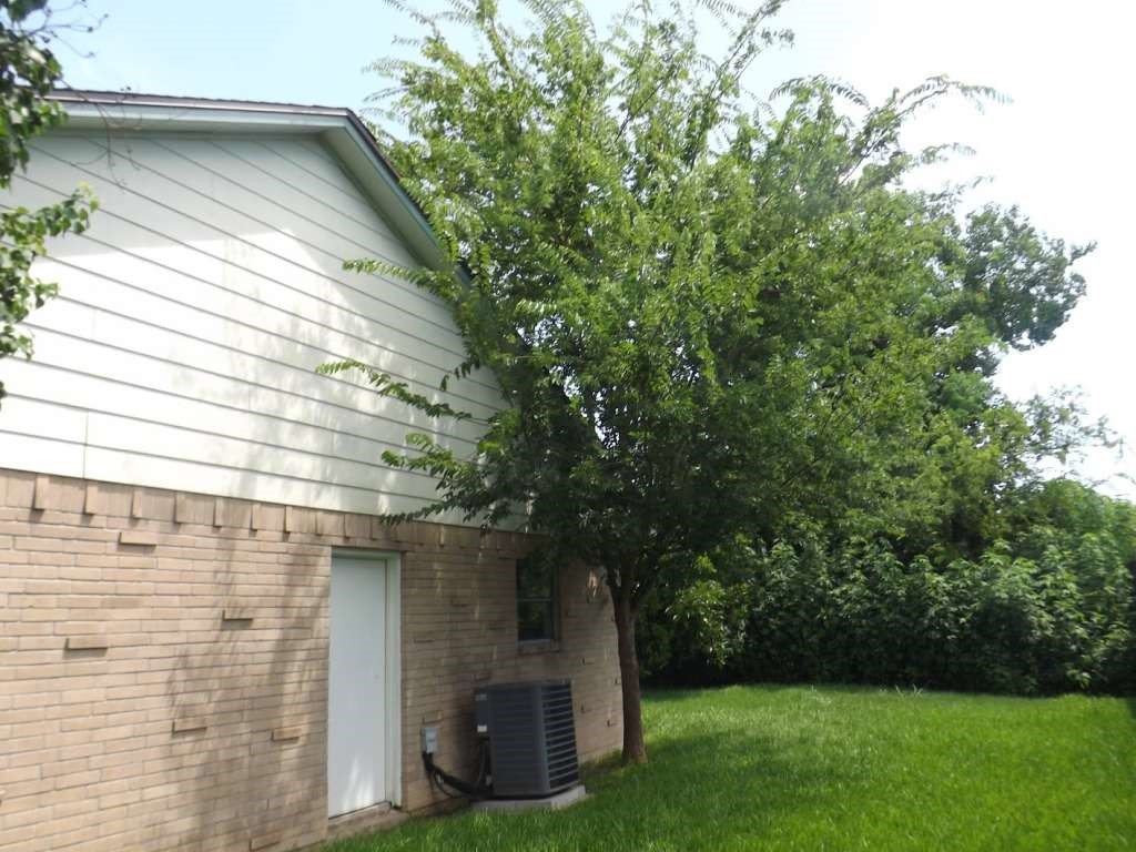 501 S Holmes Street Property Photo 4