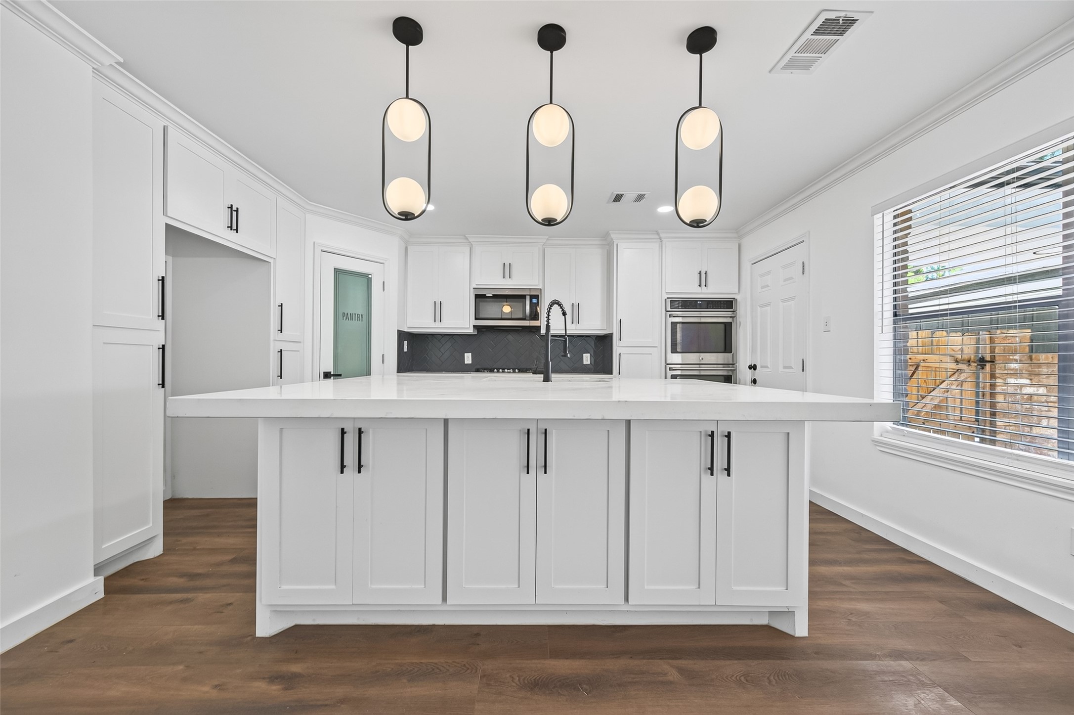 5411 Cobble Lane Property Photo 8