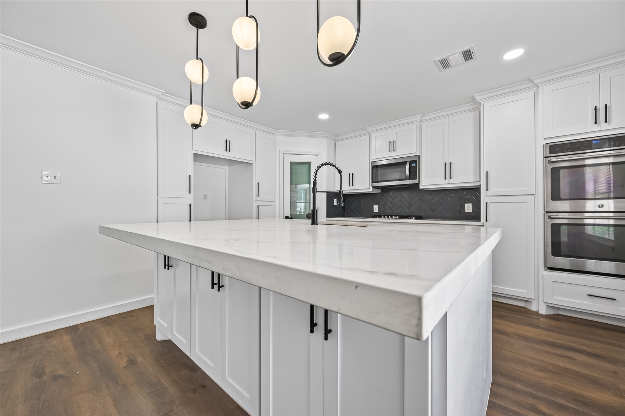 5411 Cobble Lane Property Photo 10