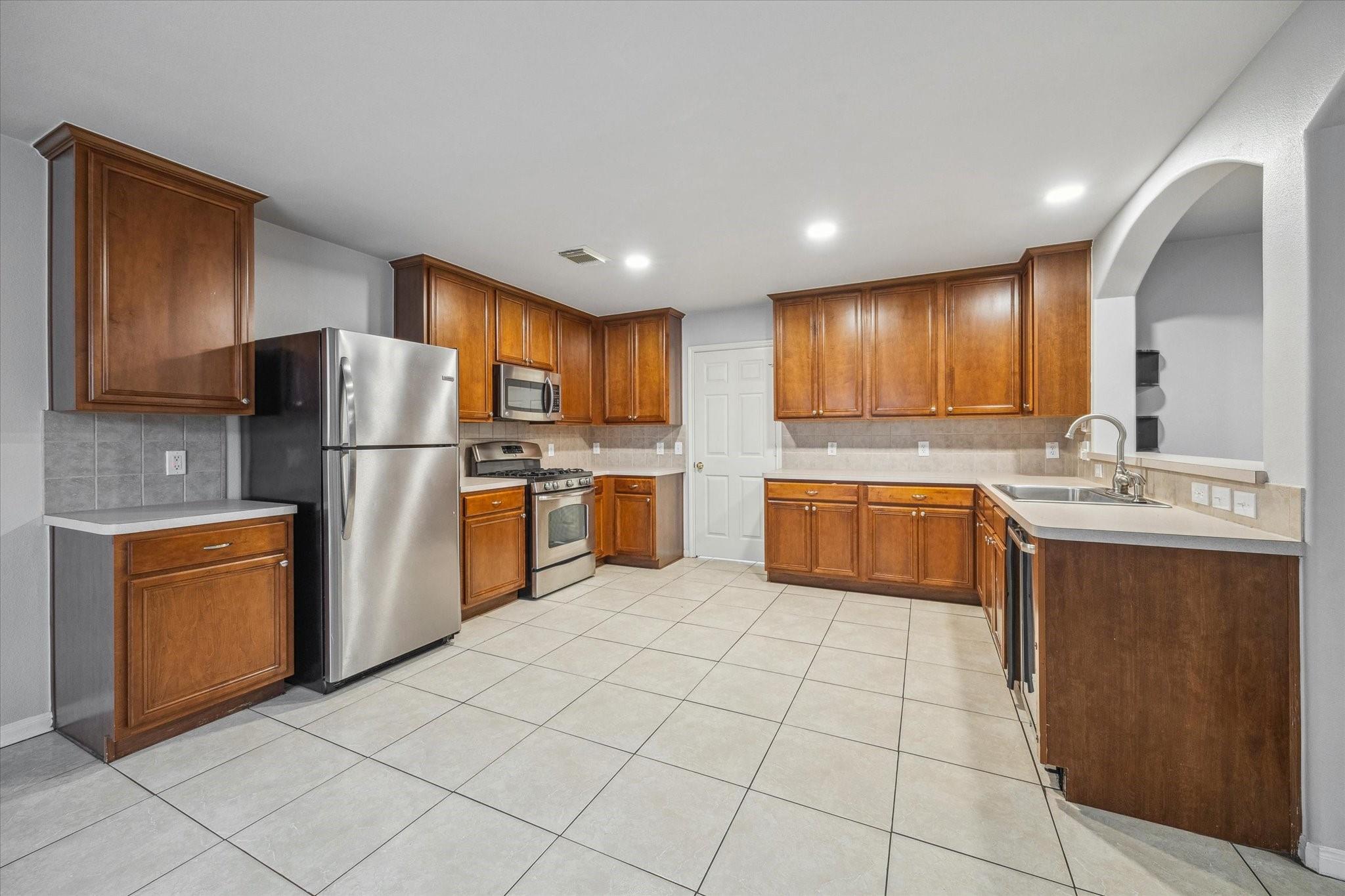 9842 Lynette Falls Drive Property Photo 4