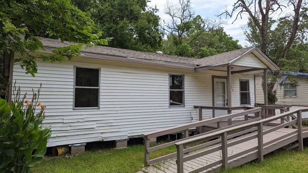 215 Blackshear Street Property Photo 1