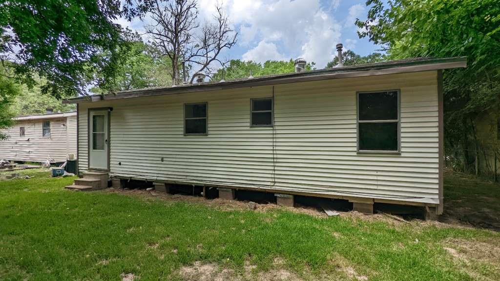 215 Blackshear Street Property Photo 2