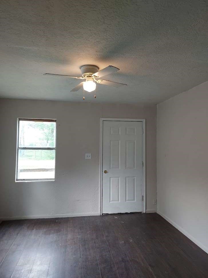 215 Blackshear Street Property Photo 11