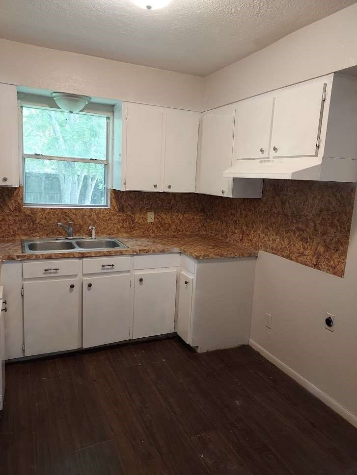 215 Blackshear Street Property Photo 12