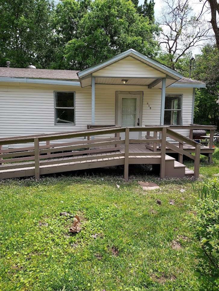 215 Blackshear Street Property Photo 13