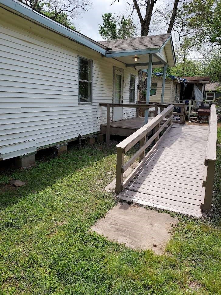 215 Blackshear Street Property Photo 14