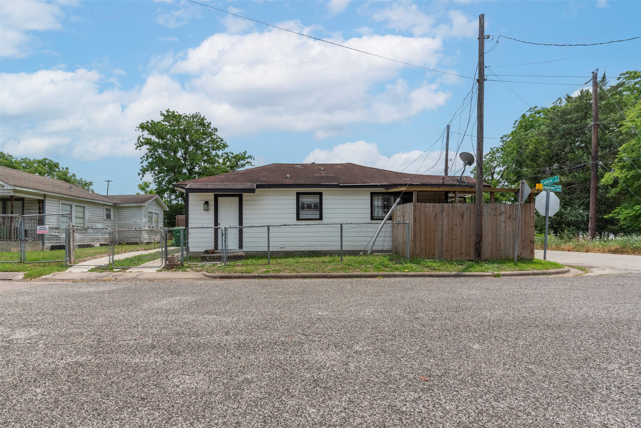 1209 Cabell St Property Photo 7
