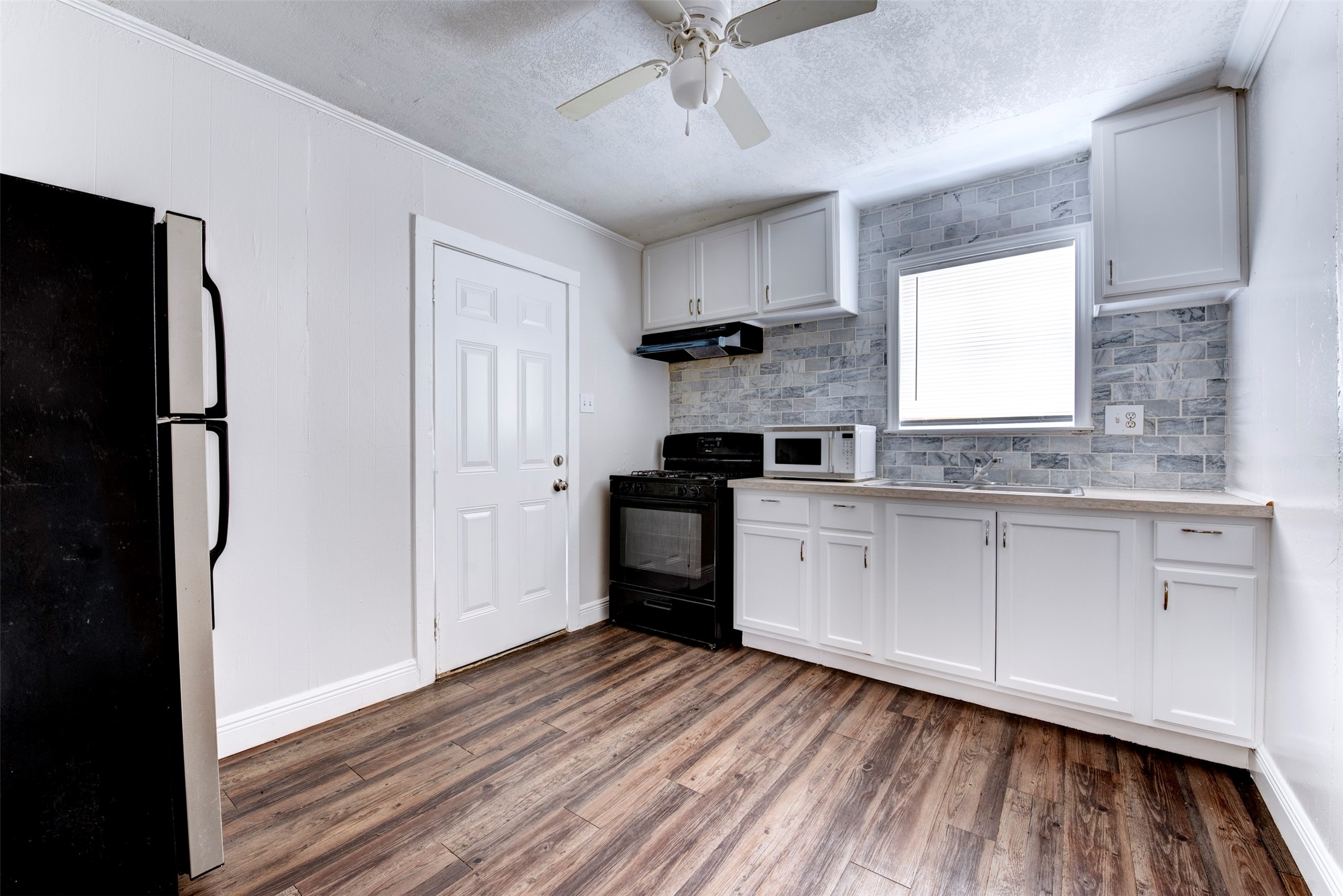1209 Cabell St Property Photo 9