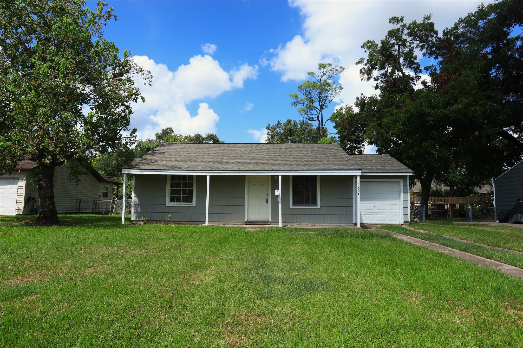 127 Holly Street Property Photo 1