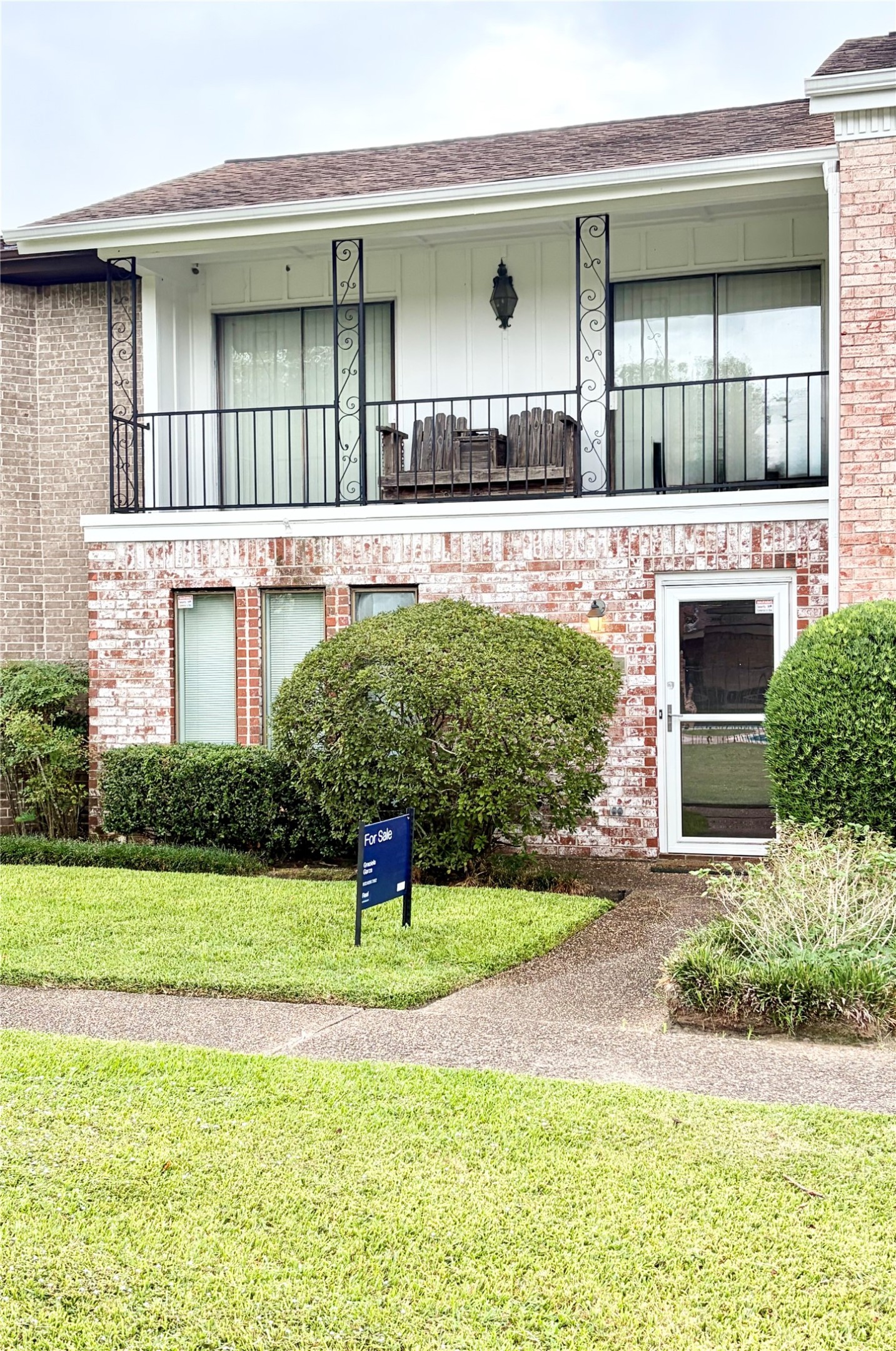 1311 Town Circle 4 Property Photo 1