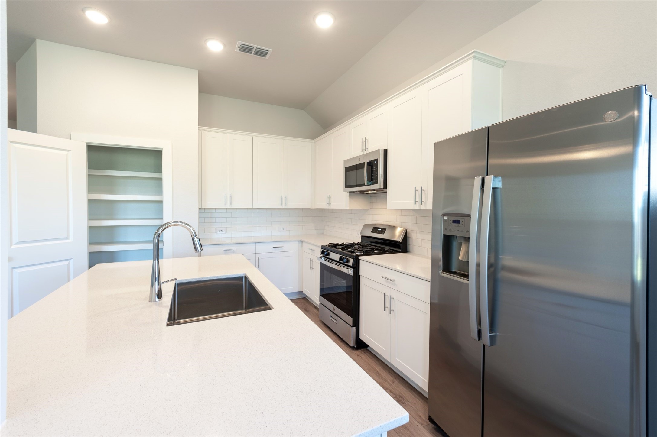 16022 Copper Skies Way Property Photo 3