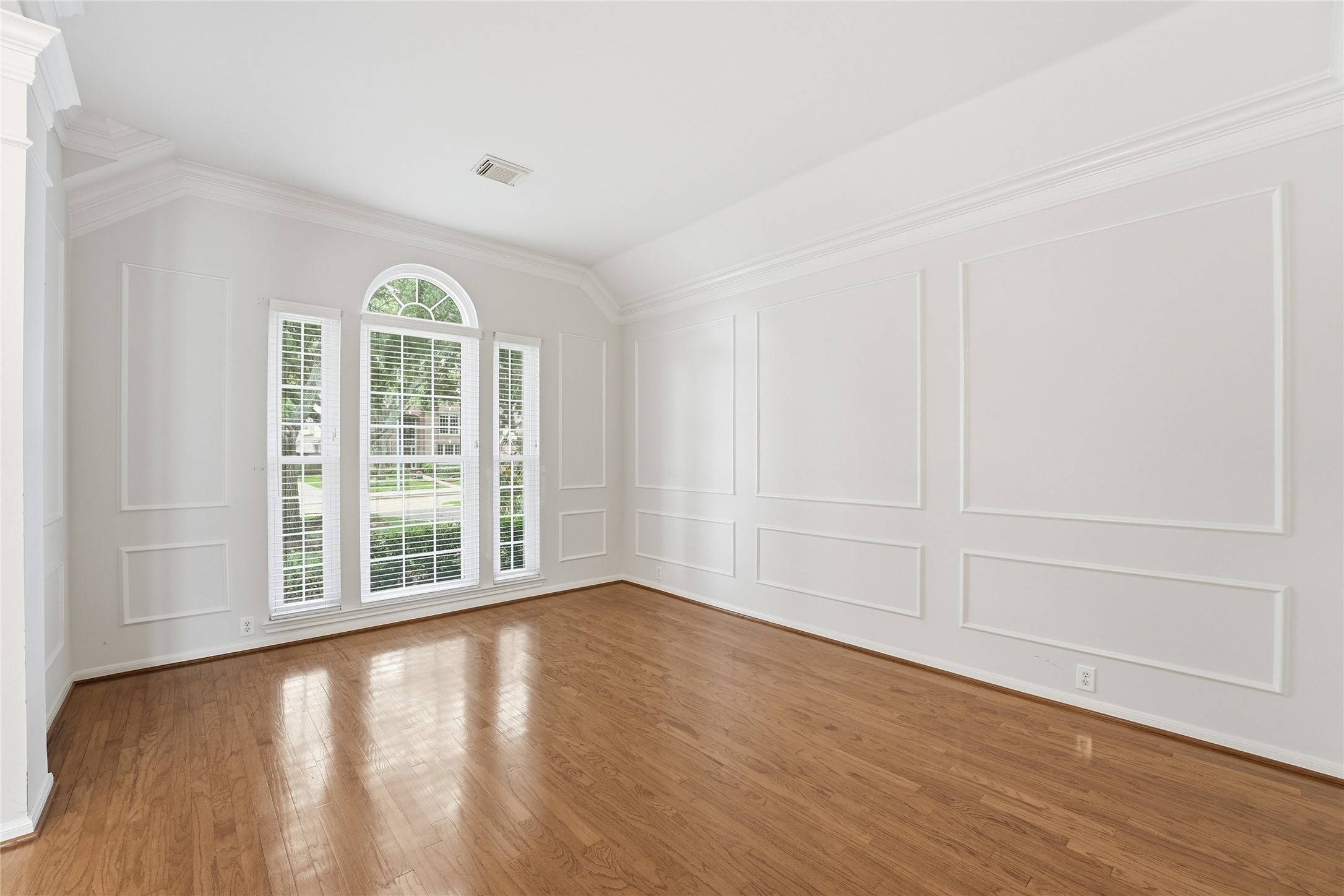 8027 Summer Brook Court Property Photo 4