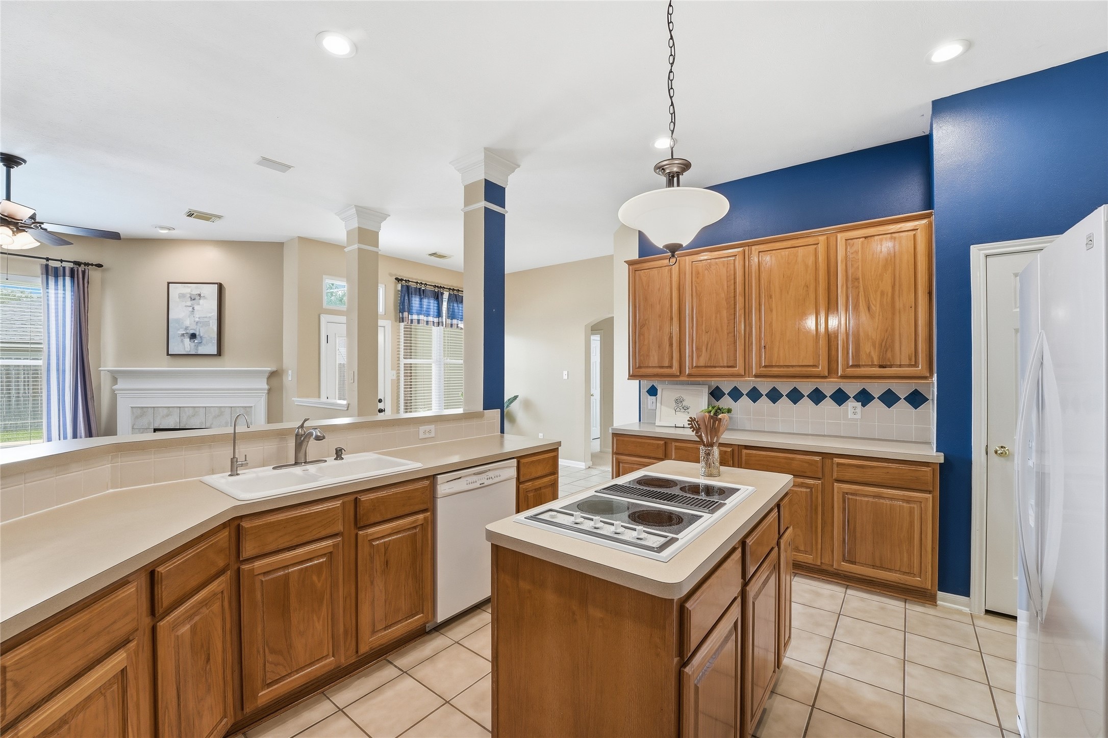 8027 Summer Brook Court Property Photo 9
