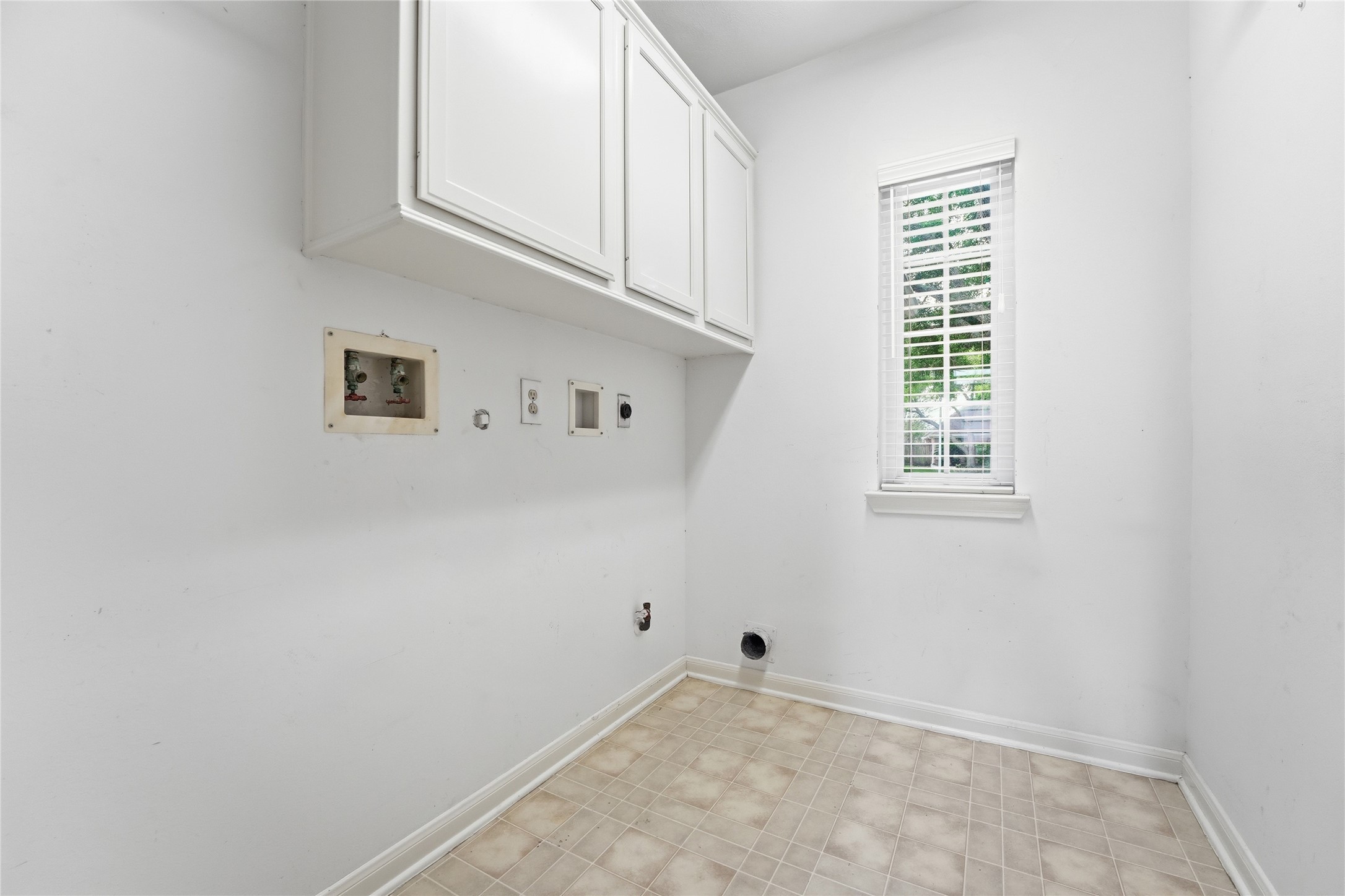 8027 Summer Brook Court Property Photo 21